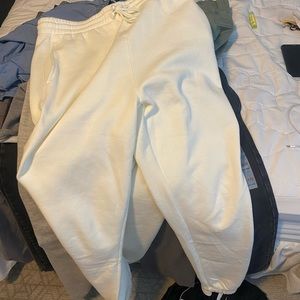 White jogger pacsun